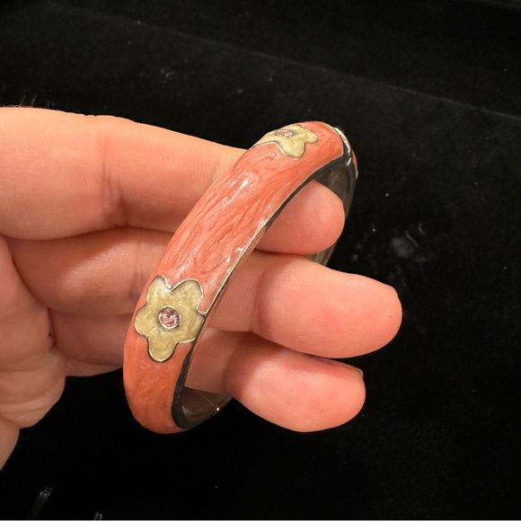 White Daisy Pink Enamel Clamper Bracelet - Picture 7 of 8